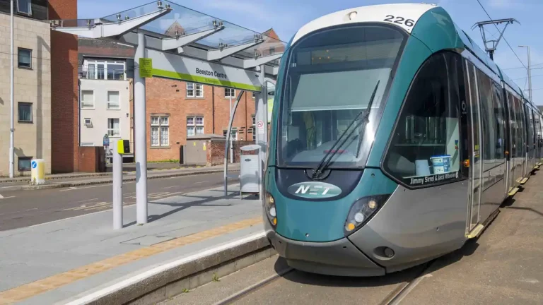 Tube-style contactless payments for short hop journeys to be introduced on trams in Notts