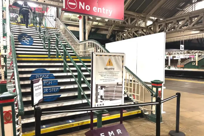 Closed footbridge at Nottingham Station