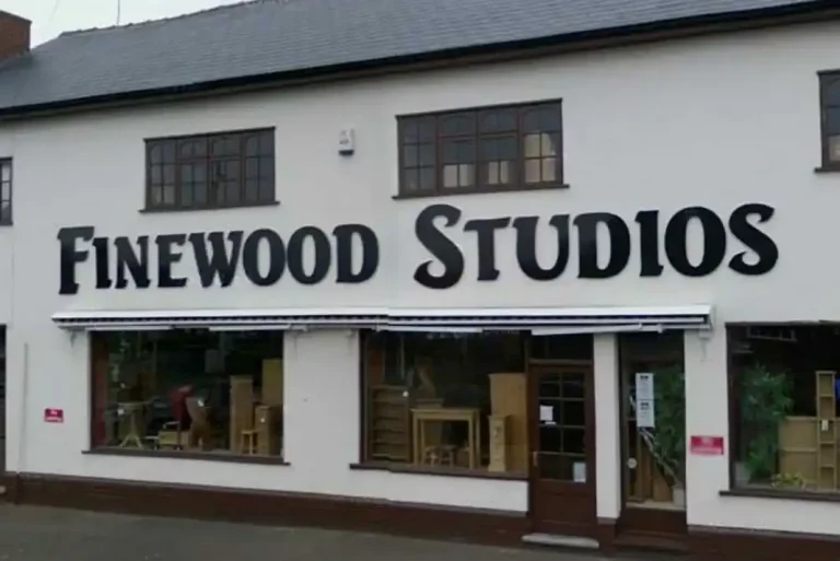 Anti-social behaviour concerns raised over new pub plan at old Derby furniture store