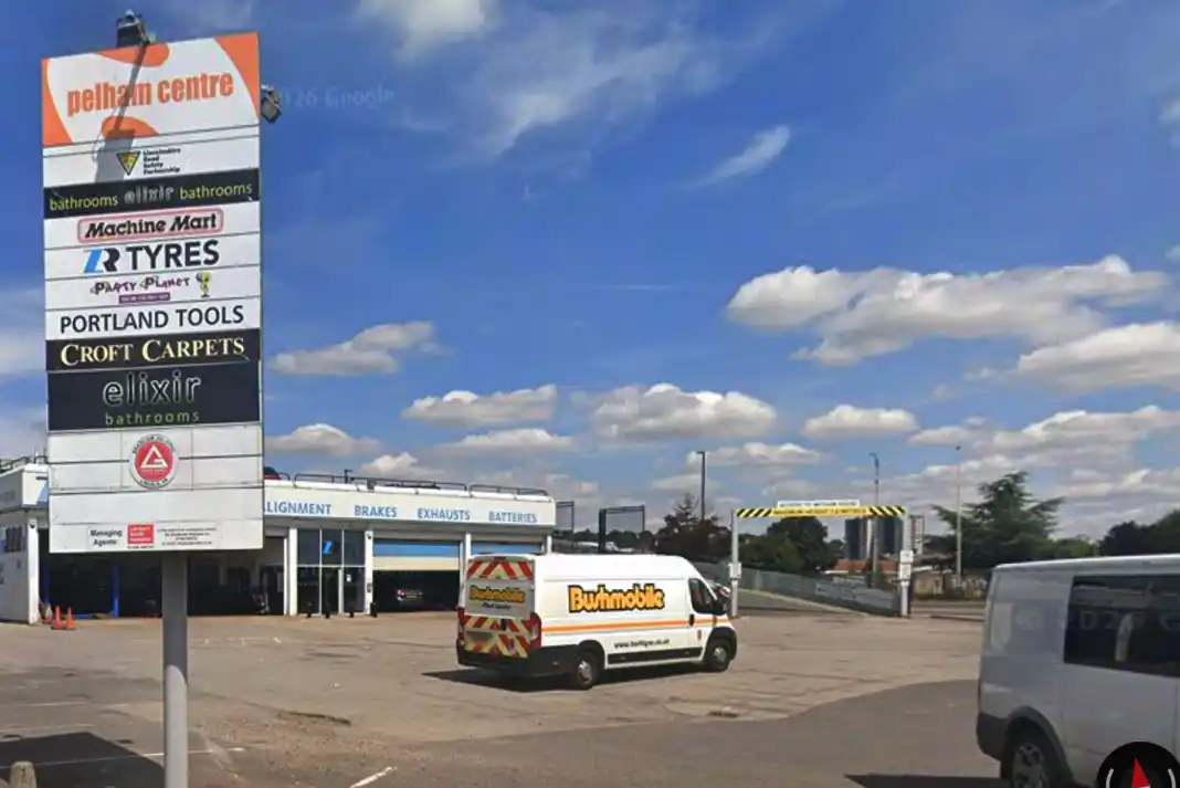 pelhamcentre Commercial area with various businesses