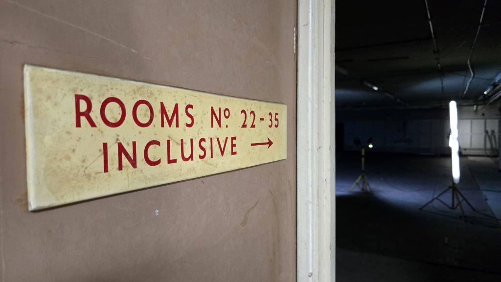 A 1950s label on a wall LDRS
